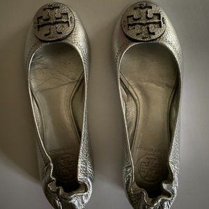 Tory Burch Minnie Silver Ballet Flats 6M